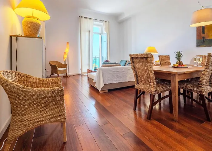 Cap Martin روكوبرُن كاب مارتي